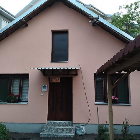 Apartman Kutak Pirot Luaran gambar