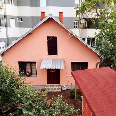 Apartman Kutak Pirot Luaran gambar