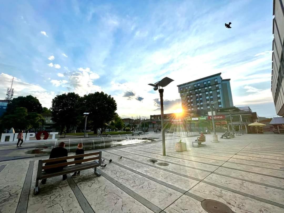 Apartman Kutak Pirot Luaran gambar