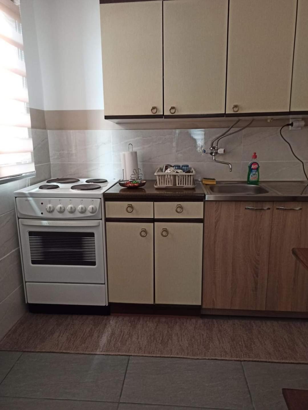 Apartman Kutak Pirot Luaran gambar