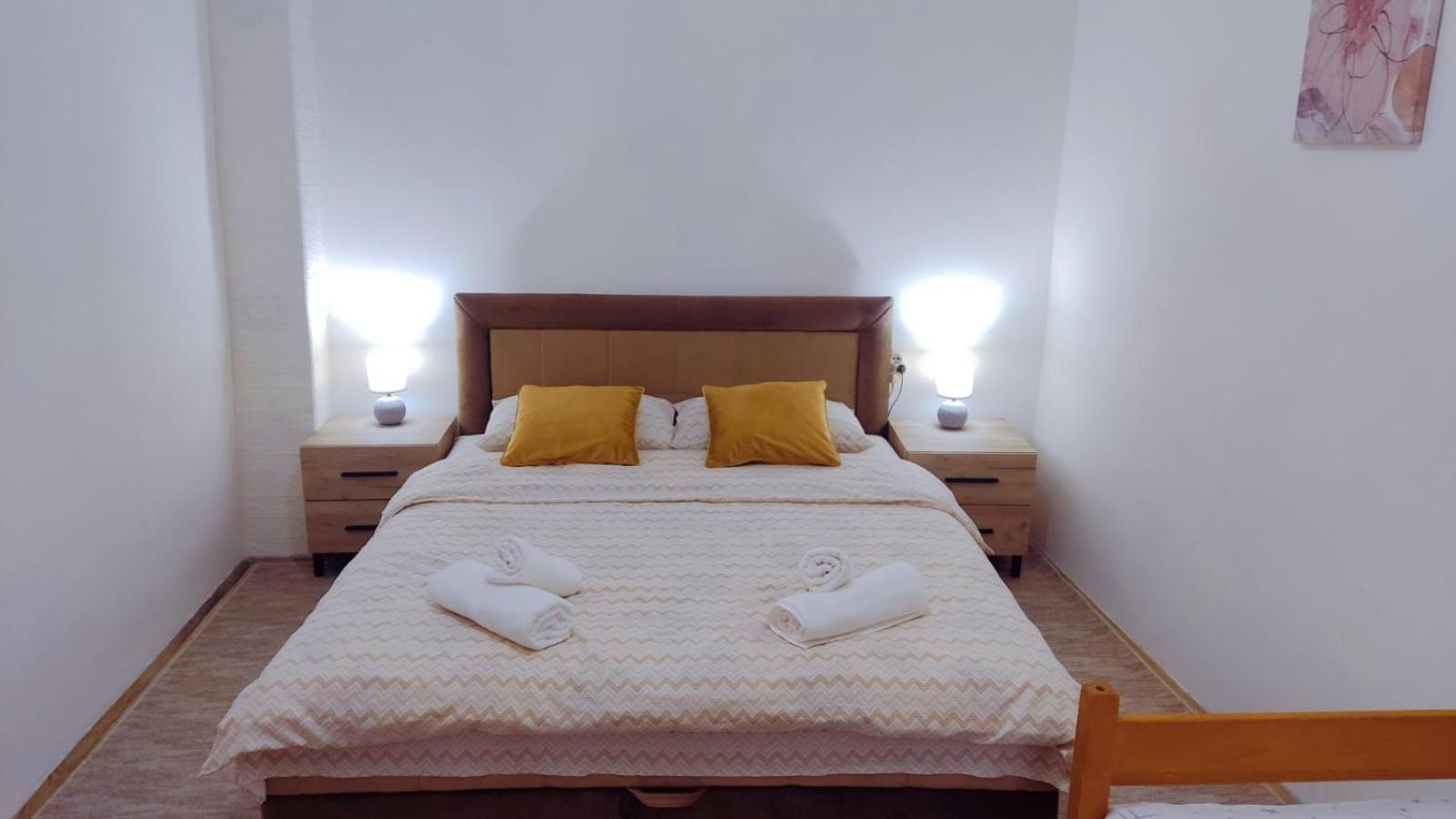 Apartman Kutak Pirot Luaran gambar