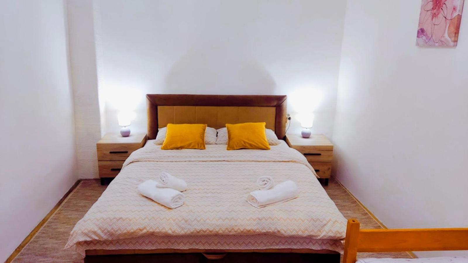 Apartman Kutak Pirot Luaran gambar