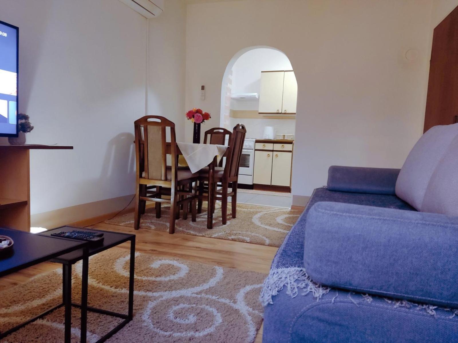 Apartman Kutak Pirot Luaran gambar