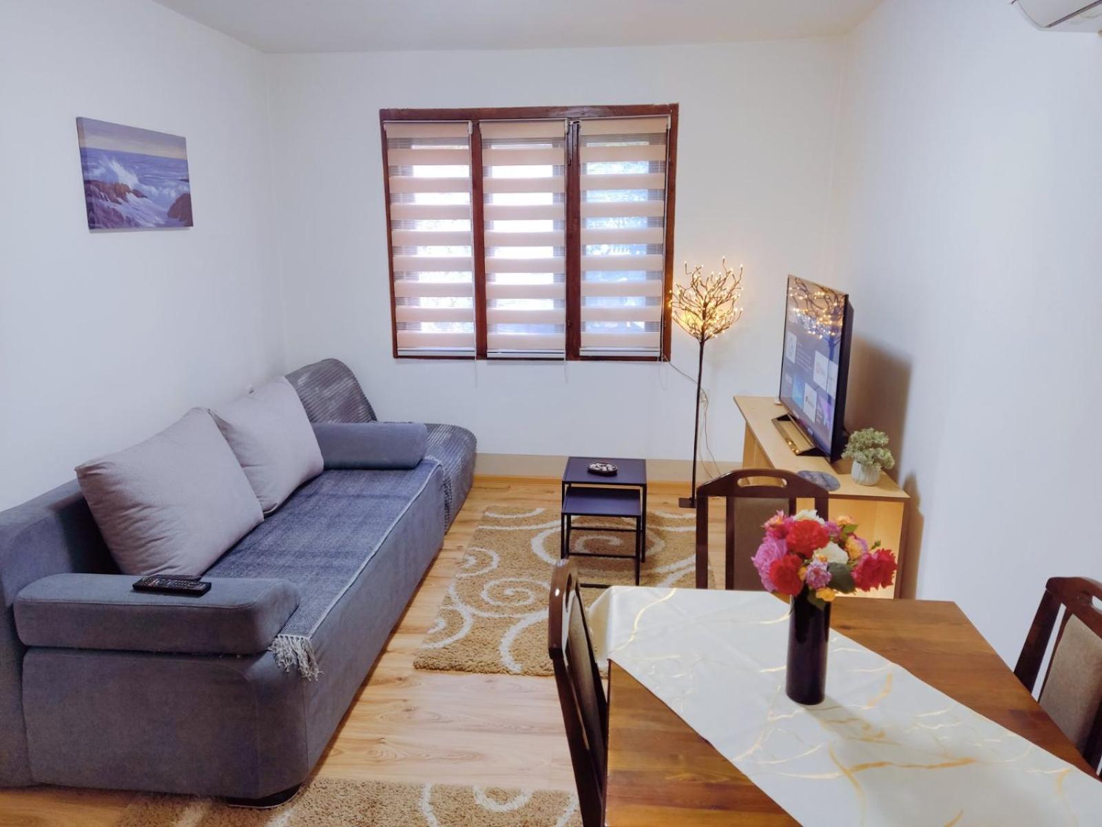 Apartman Kutak Pirot Luaran gambar