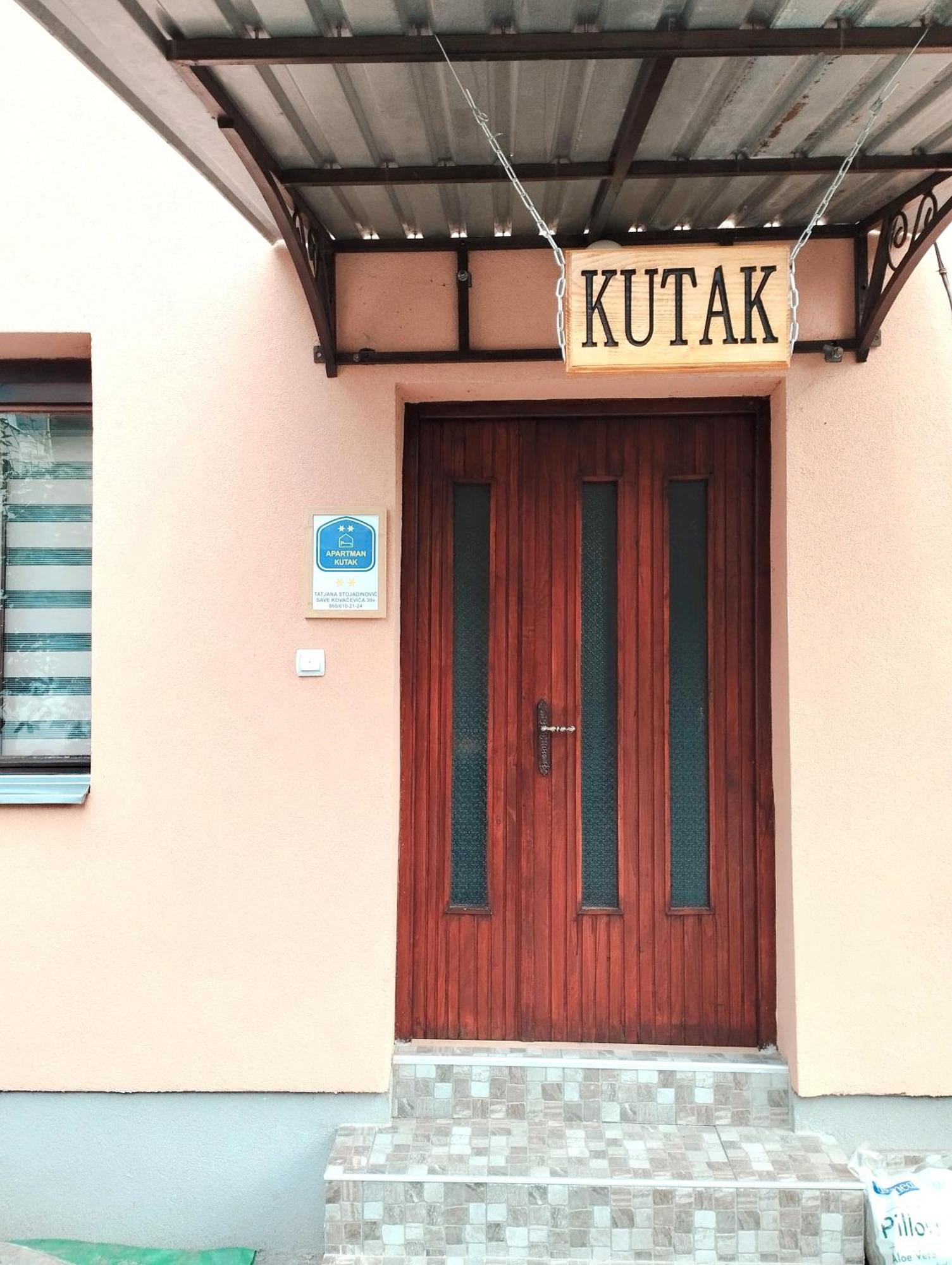 Apartman Kutak Pirot Luaran gambar